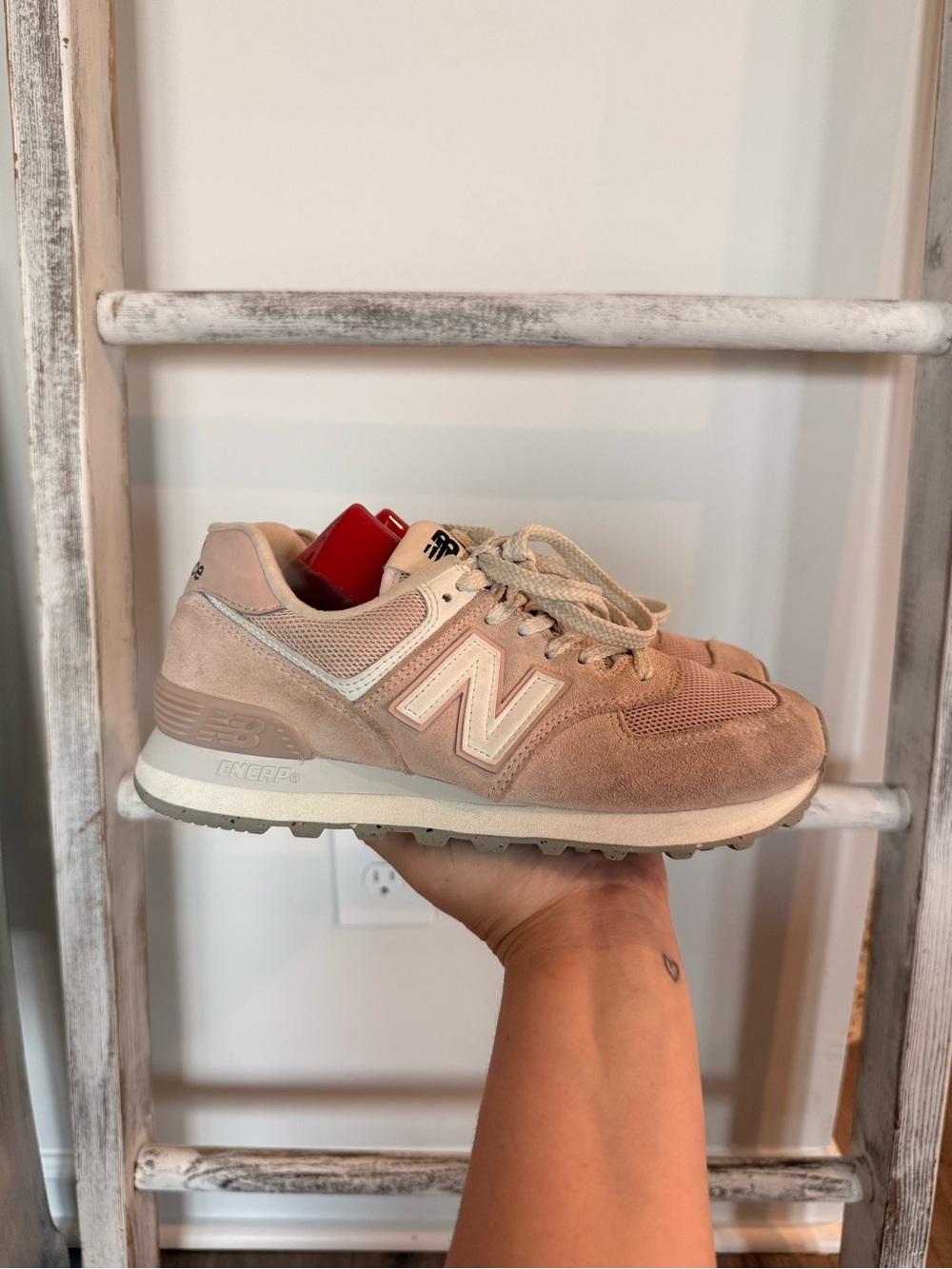 New Balance 574 Casual Pink Suede Classic Athletic Sneaker Women’s Size 5 VGUC